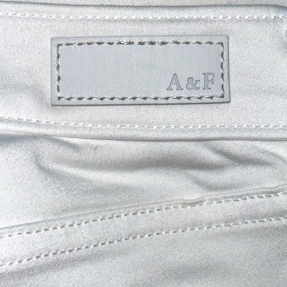 Abercrombie & Fitch White Mid-Rise Jean Legging-26W/ 2 Long. Excellent Condition - Picture 8 of 10